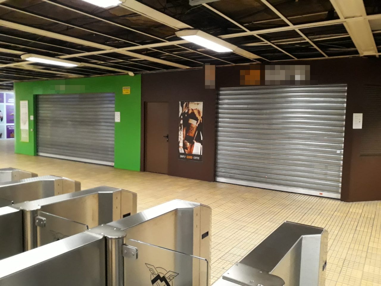 S-au închis deja câteva magazine la metrou! Înștiințare cu greșeli gramaticale, de la firma sindicaliștilor! „Sa invederat următoarele” / IMAGINI EXCLUSIVE