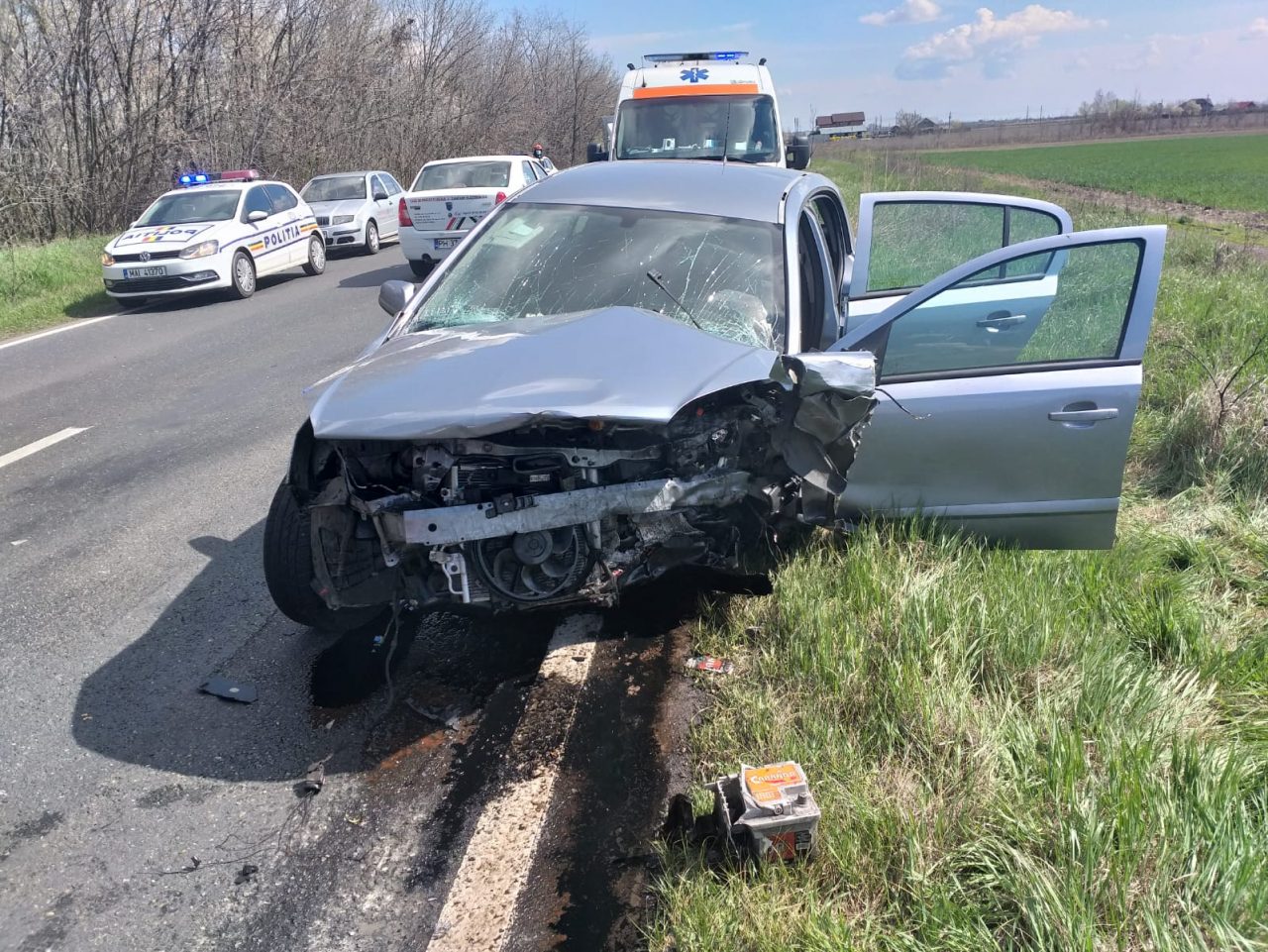 Cinci persoane, printre care un copil de 7 ani, rănite într-un accident produs în Buzău