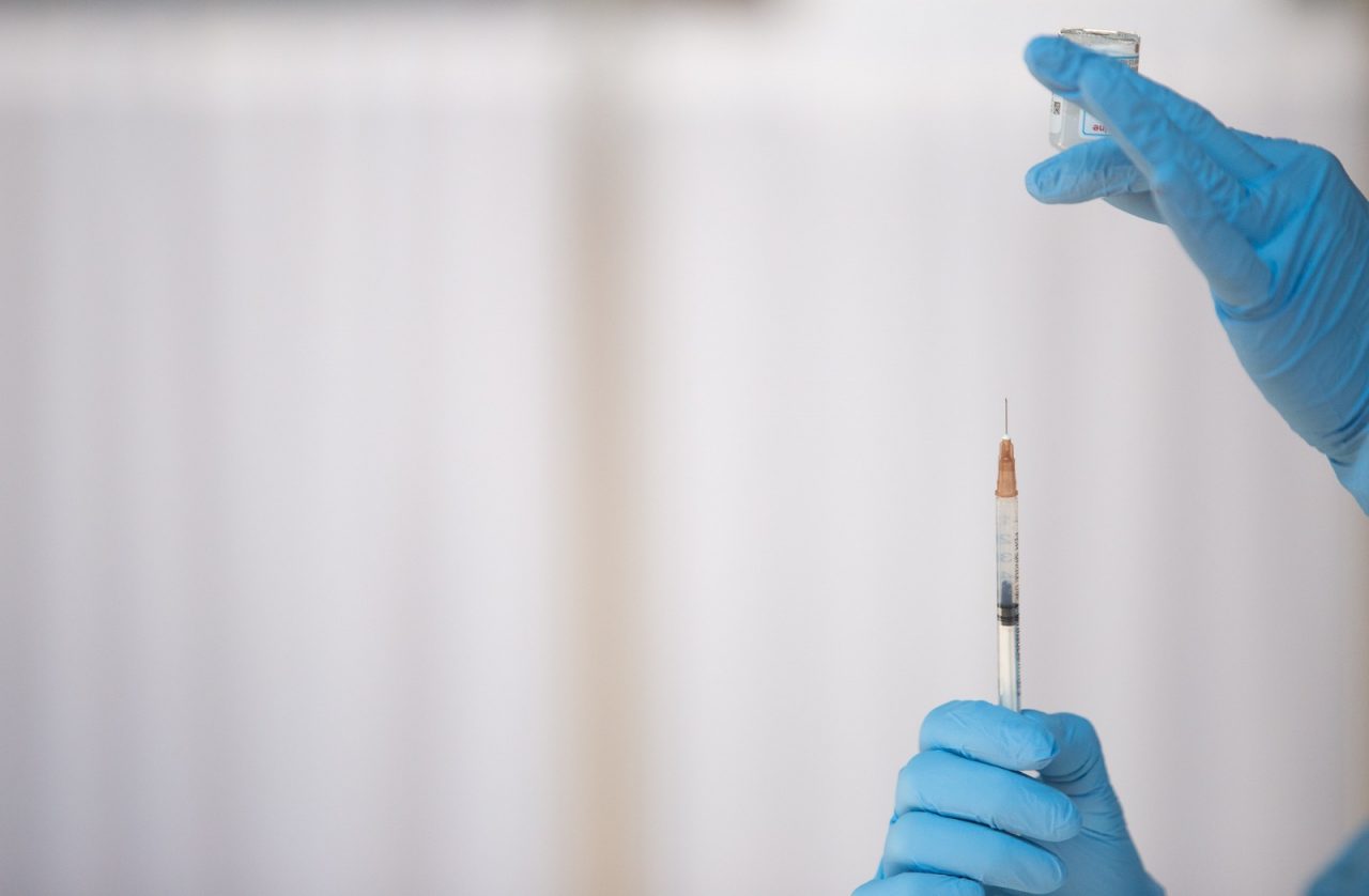 Campania de vaccinare anti-COVID-19. O nouă tranșă de vaccin Vaxzevria ajunge duminică în România