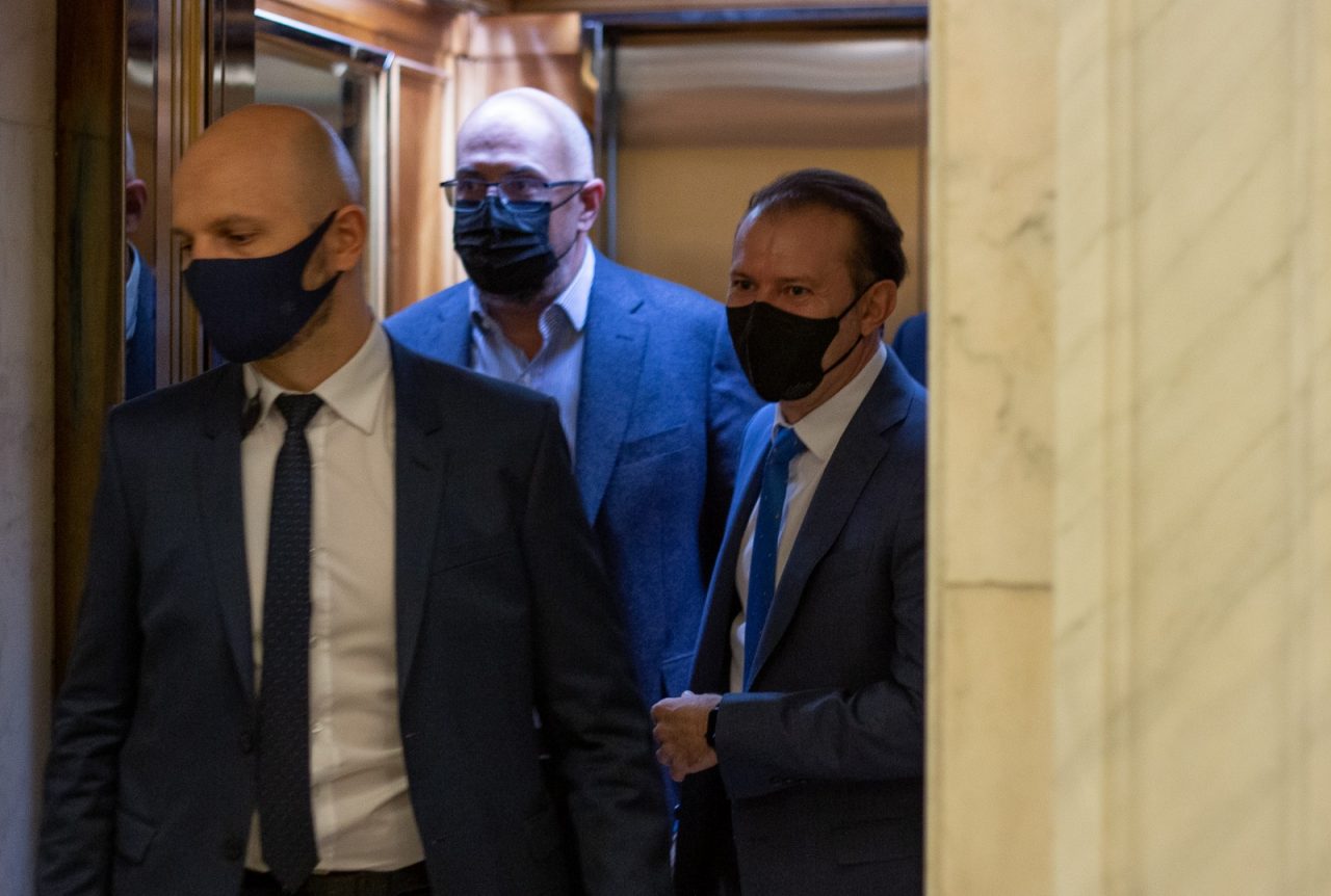 Prima ședință a Coaliției, după demiterea lui Vlad Voiculescu, a început. Deputat USR PLUS: Nu mai există un cec în alb