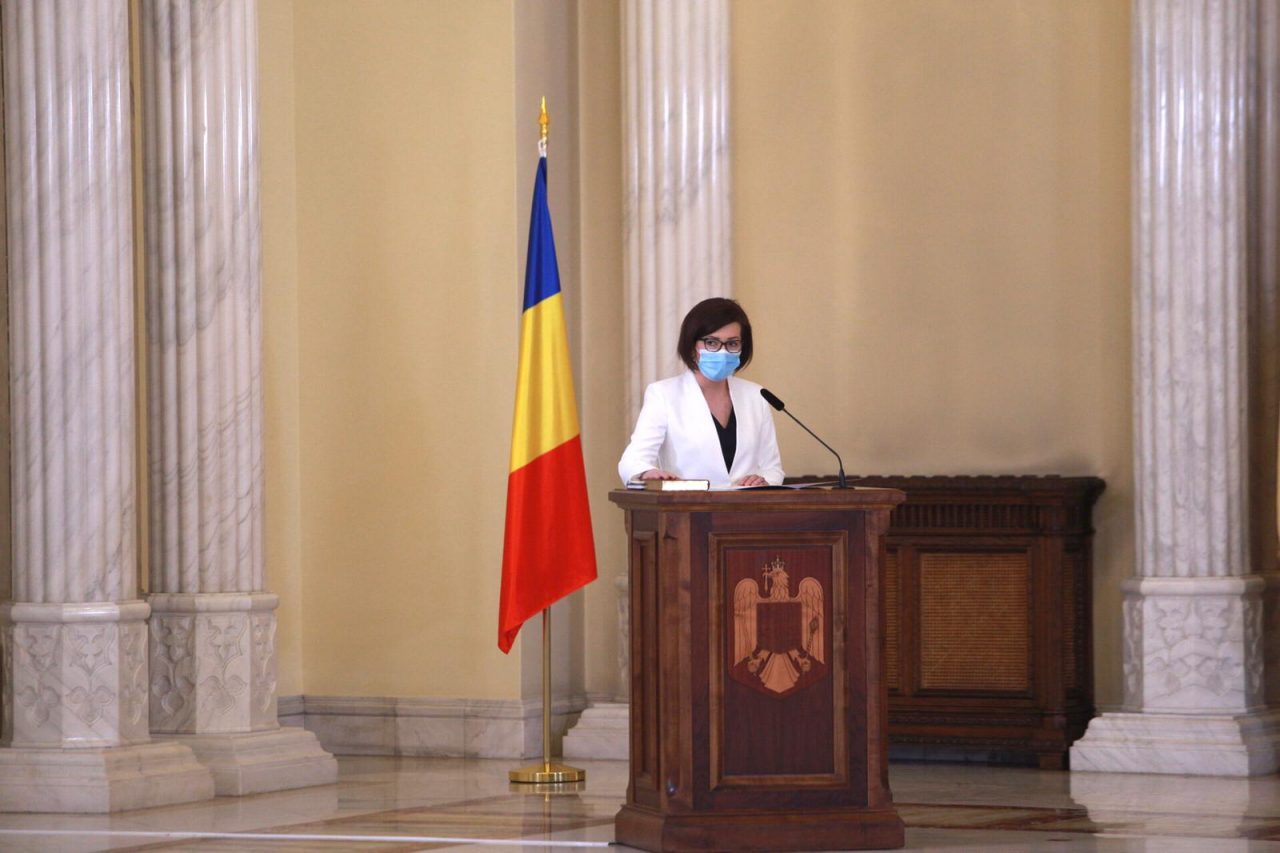 UPDATE – Ioana Mihăilă a depus jurământul ca ministru al Sănătății. Klaus Iohannis: Preluați astăzi un minister foarte complicat, într-o perioadă extrem de dificilă (FOTO&VIDEO)