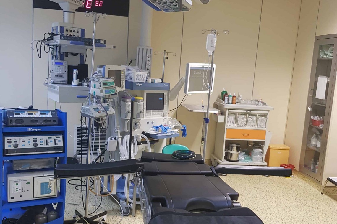 CRIZĂ de ser fiziologic în spitalele din România: „Au fost operaţii amânate” / Se dă pe condică, dar ESTE VITAL!