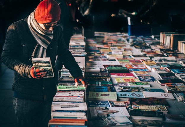 Tsundoku sau bibliomanie? Achiziții de cărți compulsiv vs. din pasiune