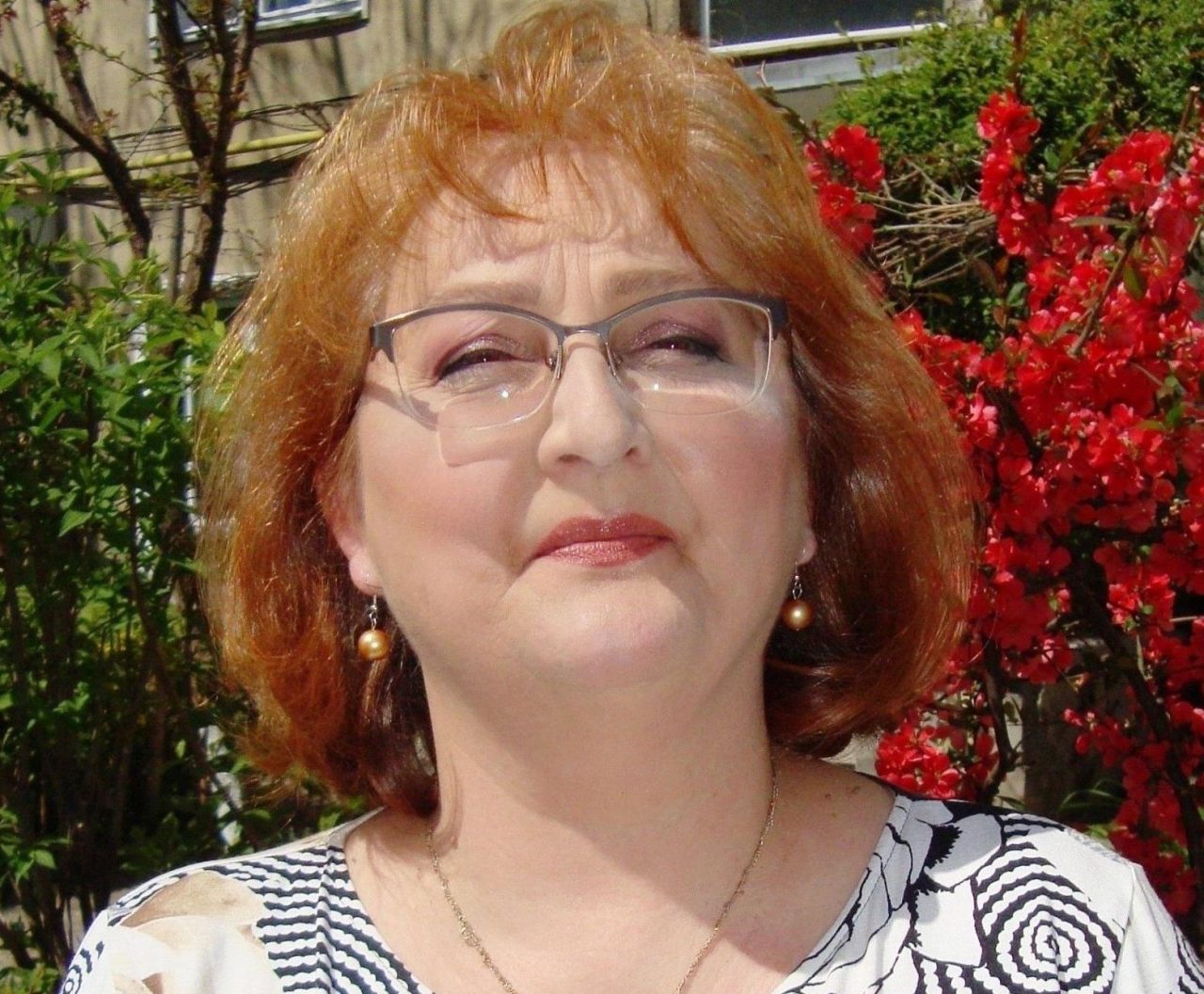 Scriitoarea Mariana Bendou: „În ceea ce priveşte poezia românească, aceasta ar trebui neapărat să se reinventeze şi să se adapteze curentelor actuale internaţionale”