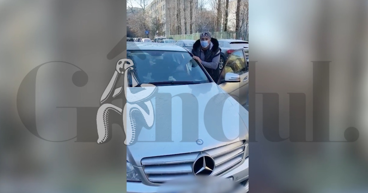 Interlopul arestat după ce a lovit cu mașina, în mod intenționat, un cărucior în care se afla un bebeluș, a fost eliberat de instanță