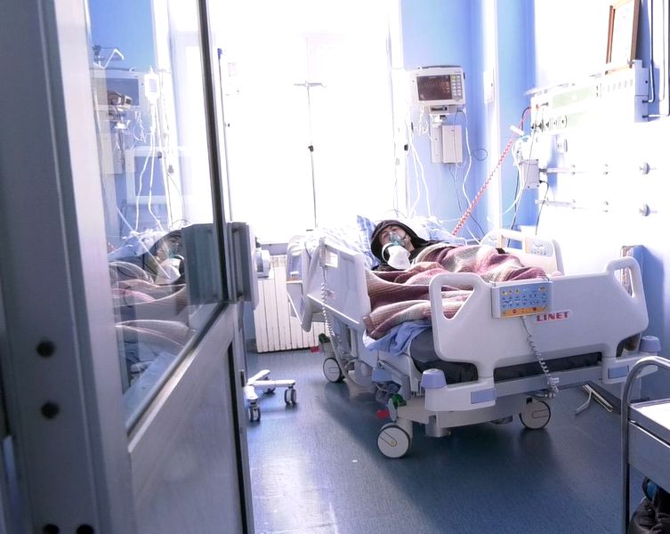VIDEO. Al treilea val al pandemiei COVID a umplut spitalele de tineri. Medic: „Sunt și copii și adolescenți afectați” (EXCLUSIV)