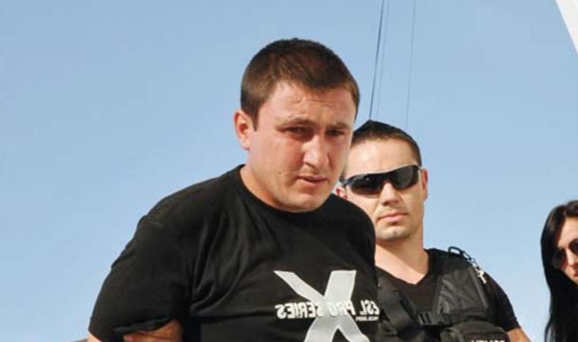Cine este pedofilul care a vrut să răpească o fetiță dintr-un parc din Slatina, pentru a o agresa sexual. Bărbatul nu se află la prima abatere, având un bogat trecut infracțional
