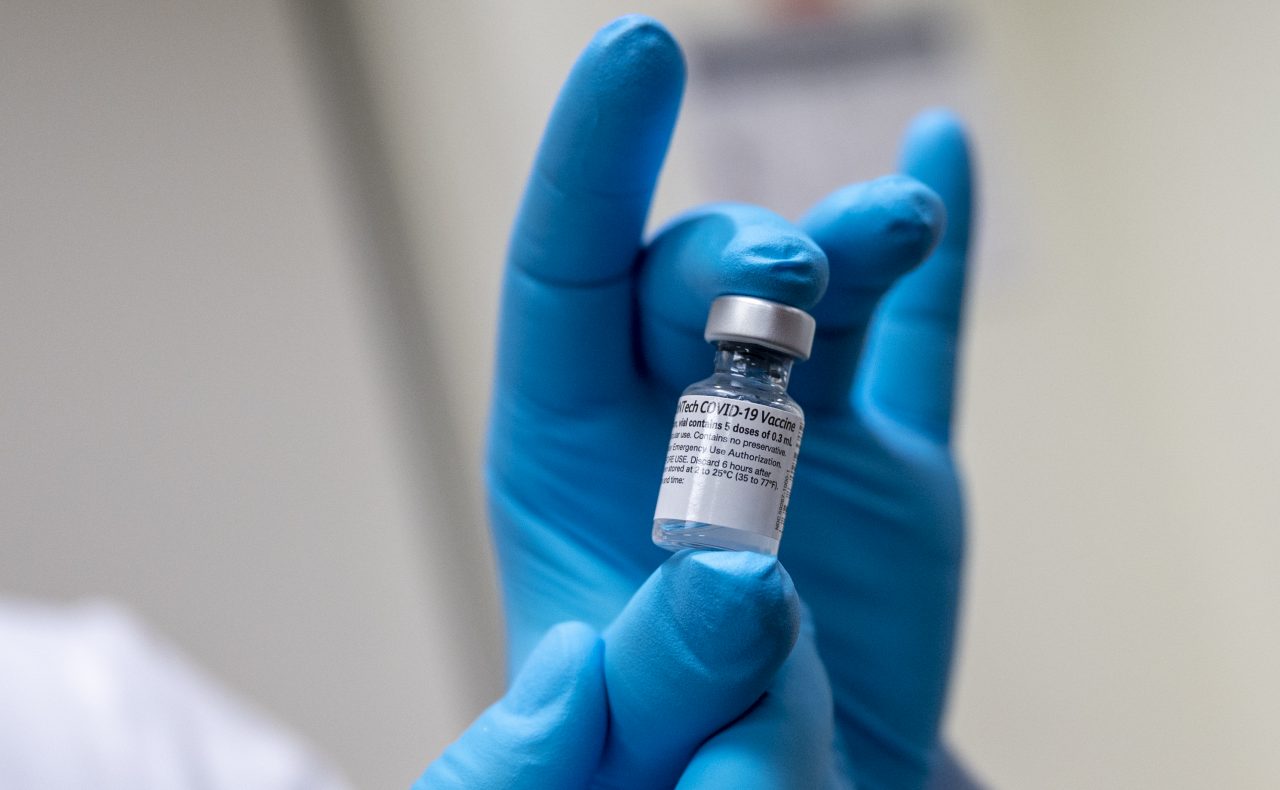 Agenția Europeană a Medicamentului, poziție finală în legătură cu vaccinul AstraZeneca. Ce au descoperit specialiștii PRAC schimbă totul!