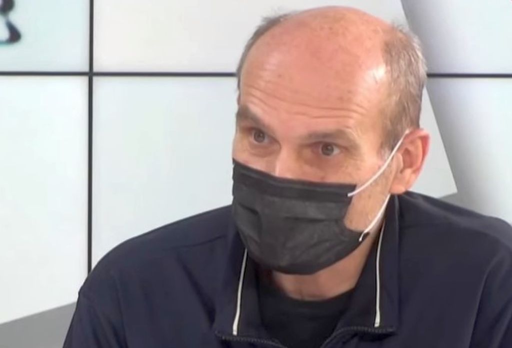 Cristian Tudor Popescu îl acuză pe Vlad Voiculescu de dublă măsură: Cum e posibil ca un om care a iniţiat tabere pentru copiii bolnavi de cancer să-i lase pe pacienţi fără citostatice?