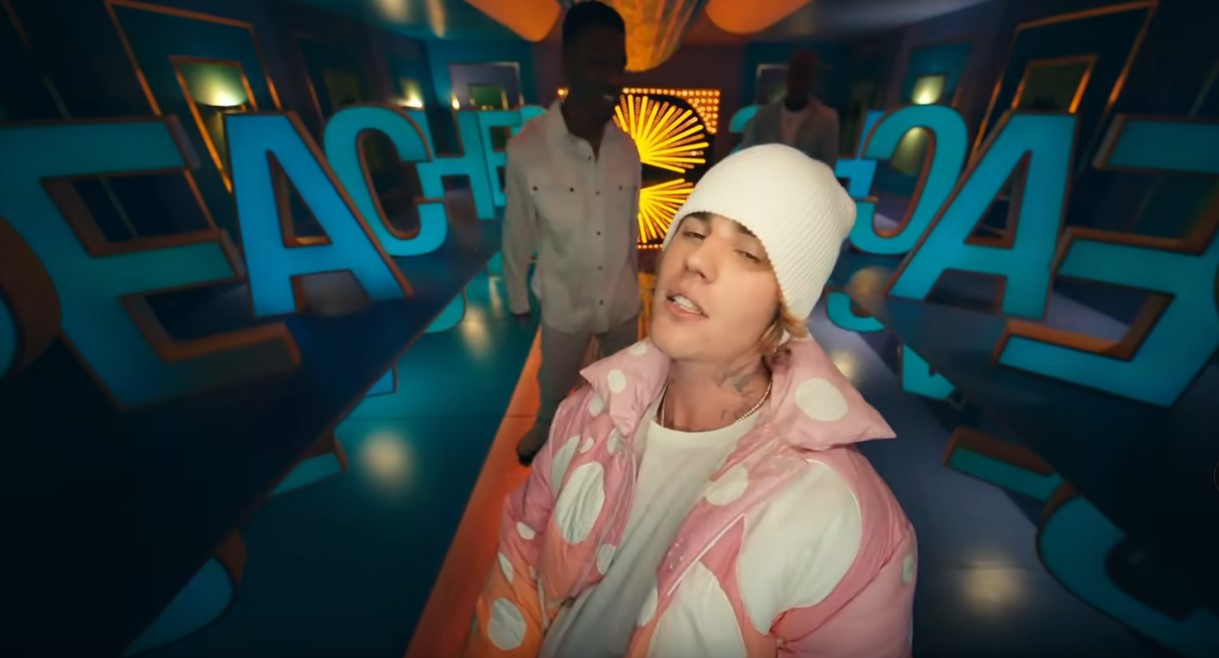 Justin Bieber, grav bolnav, îşi amână mai multe concerte din turneul „Justice World Tour”. Artistul a dezvăluit ce boli îl macină