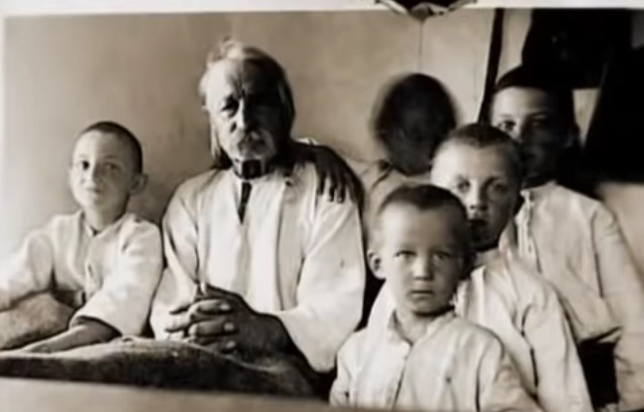 Masacrul de la Fântâna Albă. 1 aprilie 1941, ziua în care trupele sovietice au executat mii de români: „Ne-au așteptat cu degetul pe trăgaci” (VIDEO)
