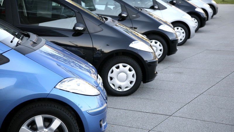 Din septembrie se schimbă regulile RCA: Prețuri diferite în funcție de vânzător. Ce trebuie să știe toți șoferii