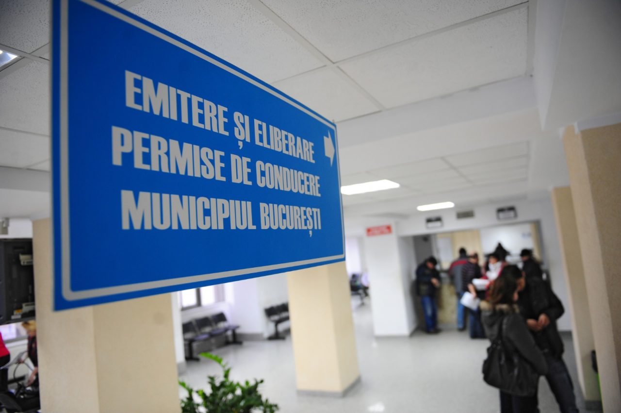 Mii de șoferi din București ar fi obținut permisele de conducere în condiții suspecte. Ministerul de Interne a trimis, de urgență, Corpul de Control (EXCLUSIV)