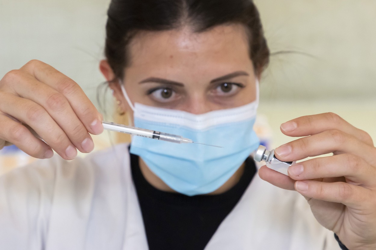De ce nu vor medicii de familie să se implice în vaccinarea anti-COVID: „DSP-urile nu au capacitatea să ne distribuie vaccinurile” (EXCLUSIV)