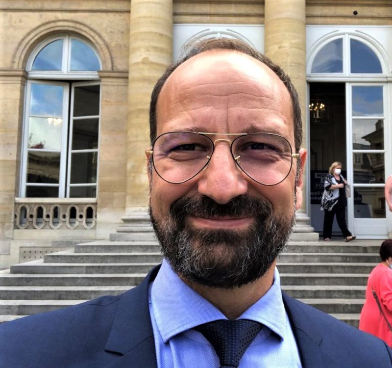 VIDEO | Radu Lupescu, medicul ATI care îngrijește pacienți cu COVID în Franța, decorat de președintele Macron: „Riscul de a te infecta acum este mult mai mare” (EXCLUSIV)