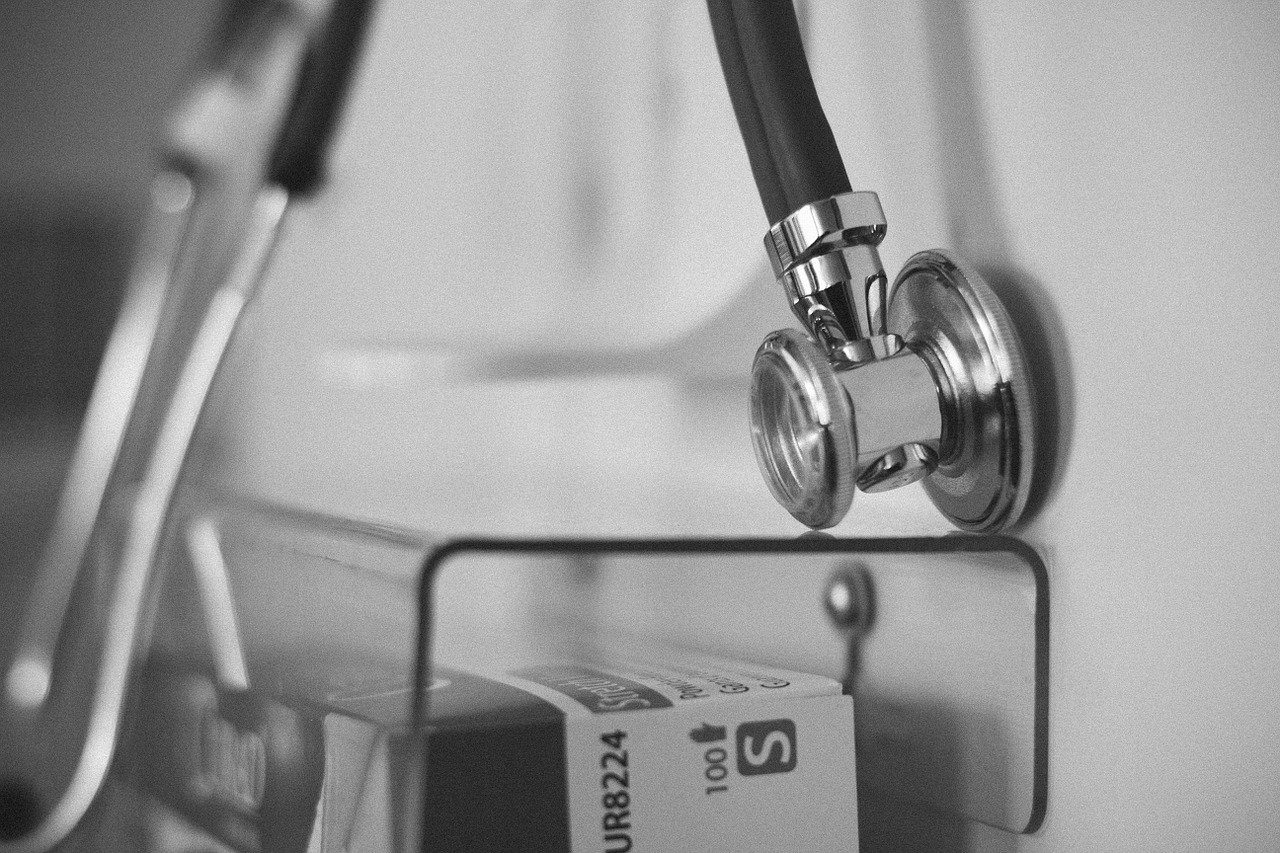 Alertă la o grădiniță din Satu Mare! Mai mulți copii au fost duși urgent la spital