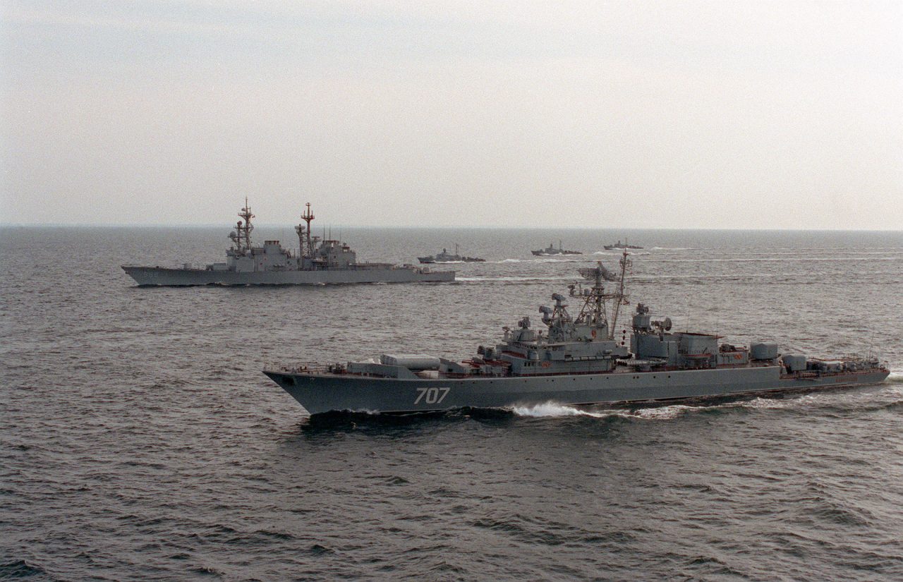 Rusia transformă Marea Neagră în poligon. Putin a ordonat un exercițiu militar cu 10.000 de militari și 40 de nave de război!
