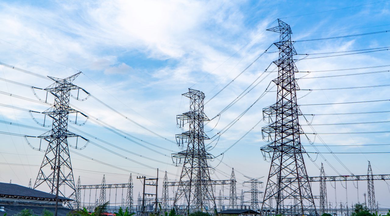 Furnizorii și distribuitorii de energie și gaze, prima reacție după adoptarea Legii privind compensarea facturilor: „Poate duce la blocaje financiare”