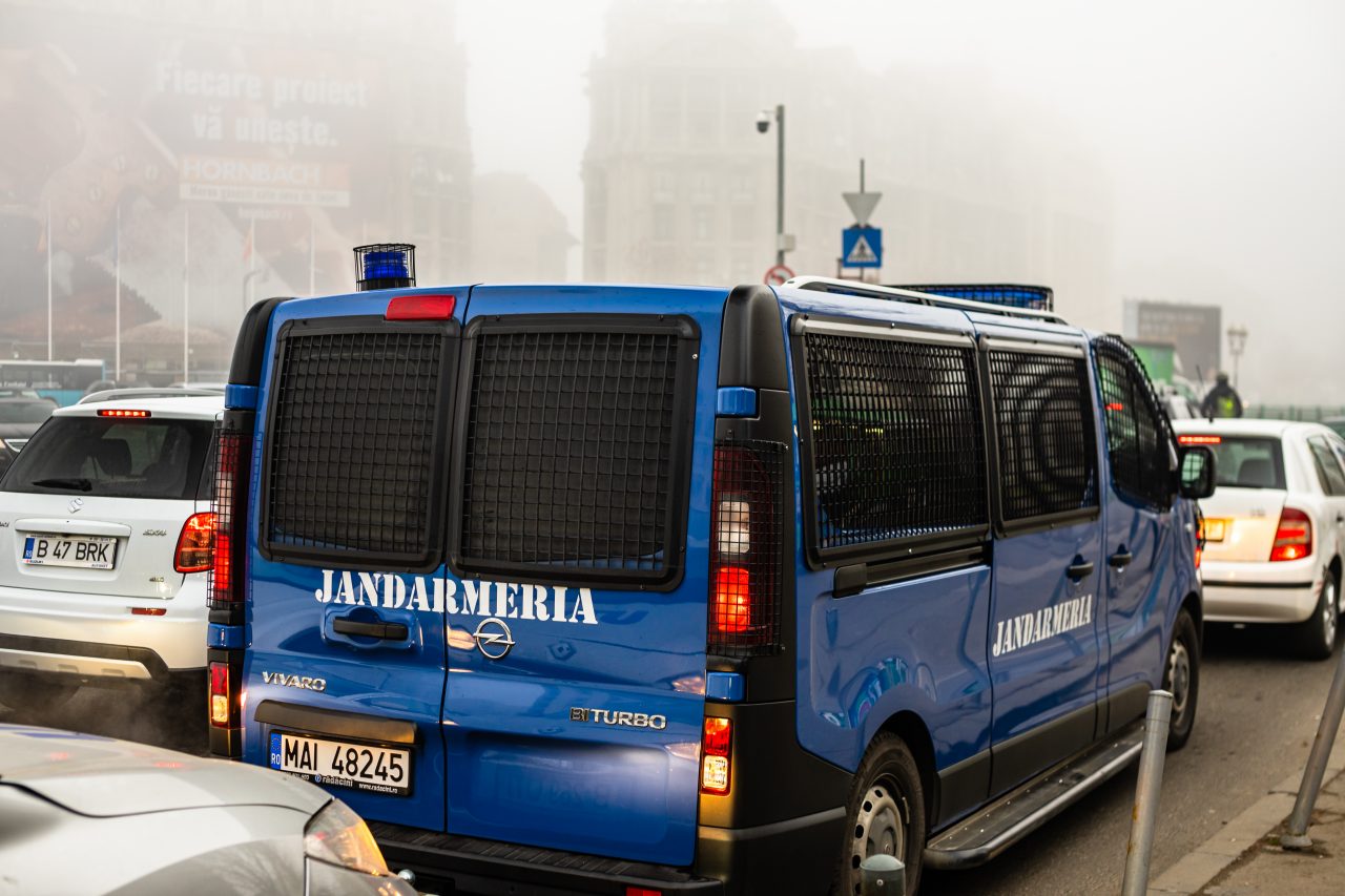 Incident șocant la Centrul de Pregătire și Perfecționare Ochiuri. Un tânăr jandarm a fost împușcat în cap. Ce șanse de supraviețuire are
