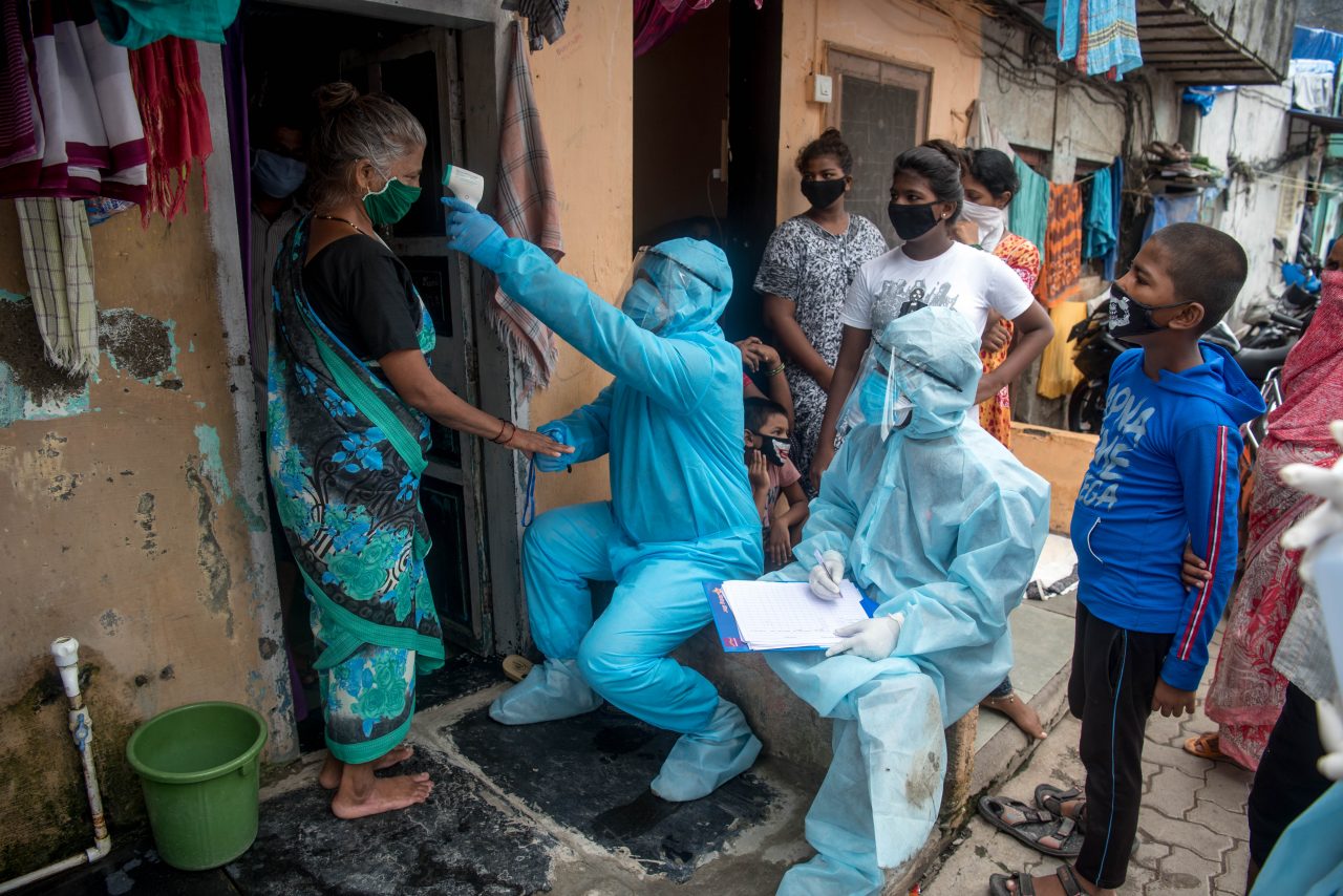 India înregistrează noi recorduri de cazuri COVID-19. Criza sanitară și cea umanitară se adâncesc pe măsură ce virusul SARS-CoV-2 face tot mai multe victime