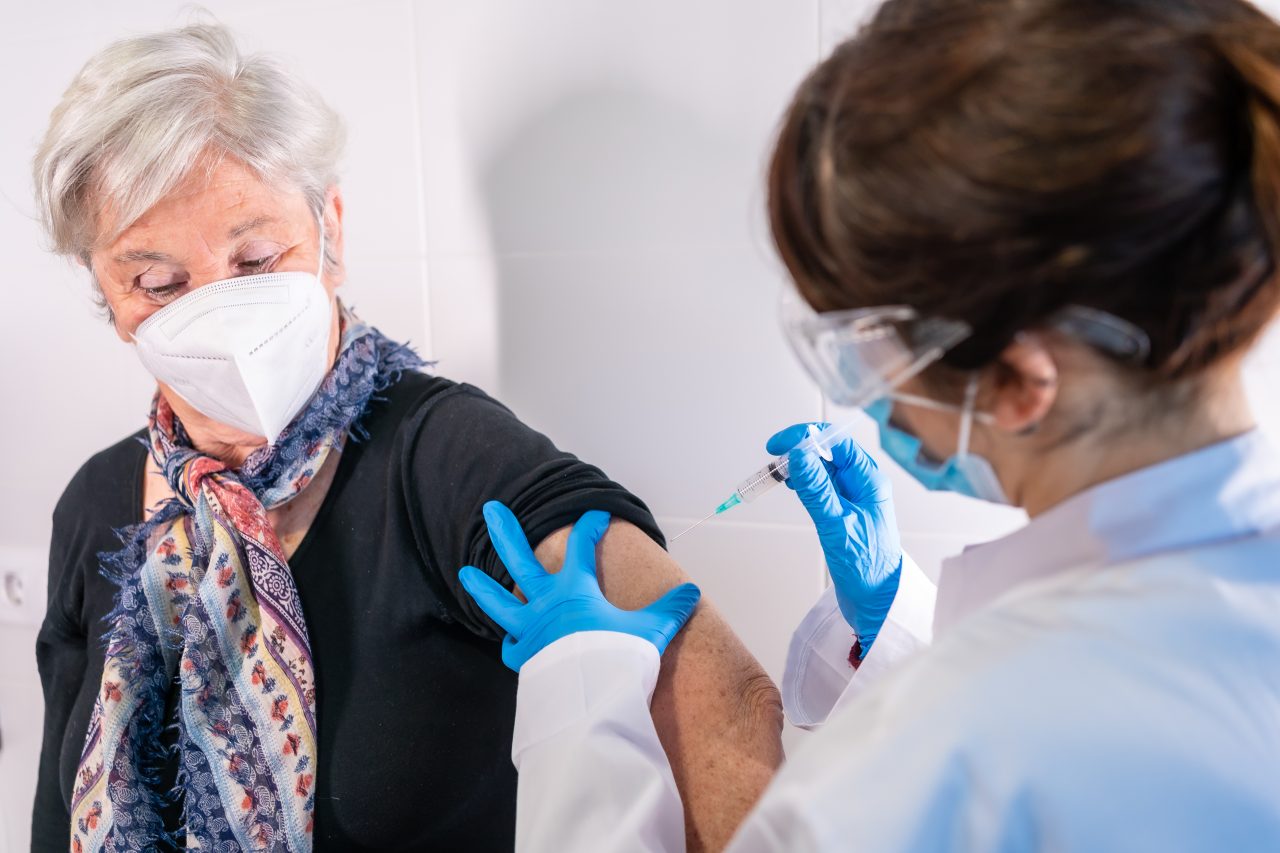Campania de vaccinare anti-COVID-19: România a depășit pragul de 1,5 milioane de persoane vaccinate cu ambele doze