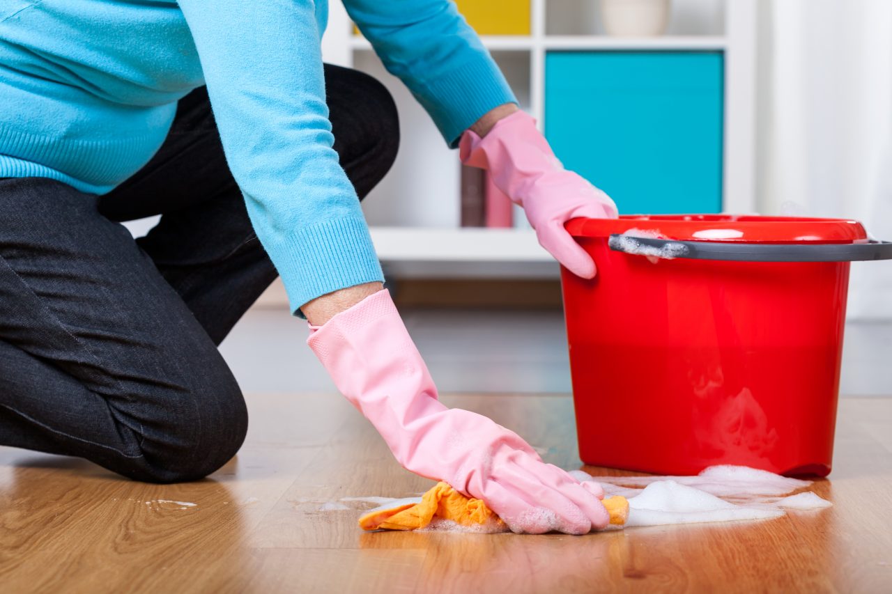 Studiu: Activitățile casnice ajută la prevenirea demenței