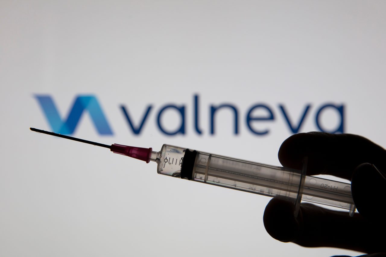 Un nou vaccin împotriva COVID-19 intră în faza a treia a studiilor clinice. Rezultatele de până acum sunt promițătoare