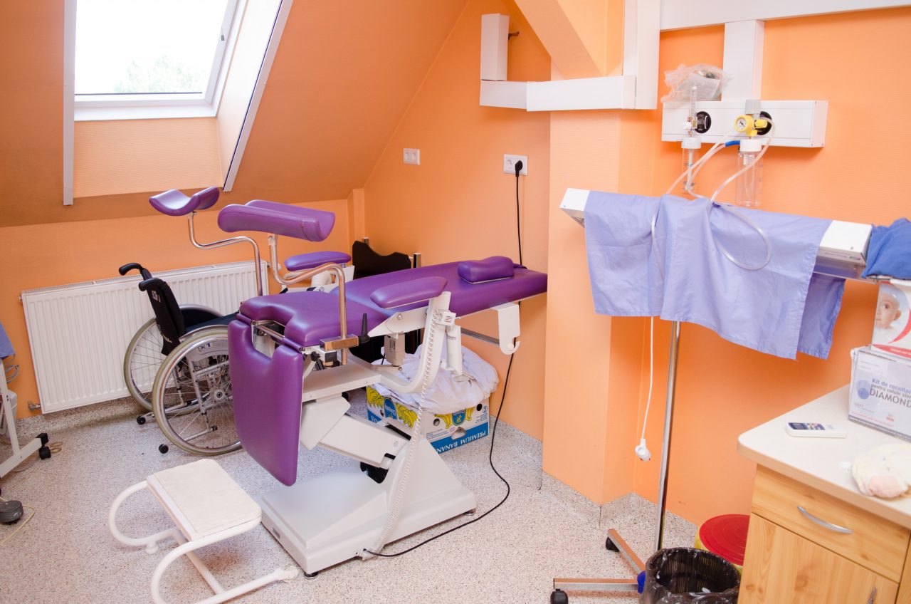 Cunoscut manager de spital, trimis în judecată de DNA pentru luare de mită și trafic de influență! Făcea „combinații” cu achiziţii de echipamente şi produse medicale supraevaluate