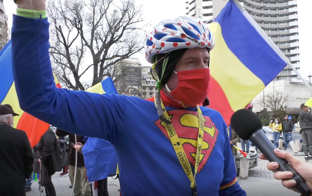 Ce nu s-a văzut la TV la protestul anti-restricții: „Oamenii mor de foame. Stresul și masca pe gură scad imunitatea” (VIDEO/EXCLUSIV)