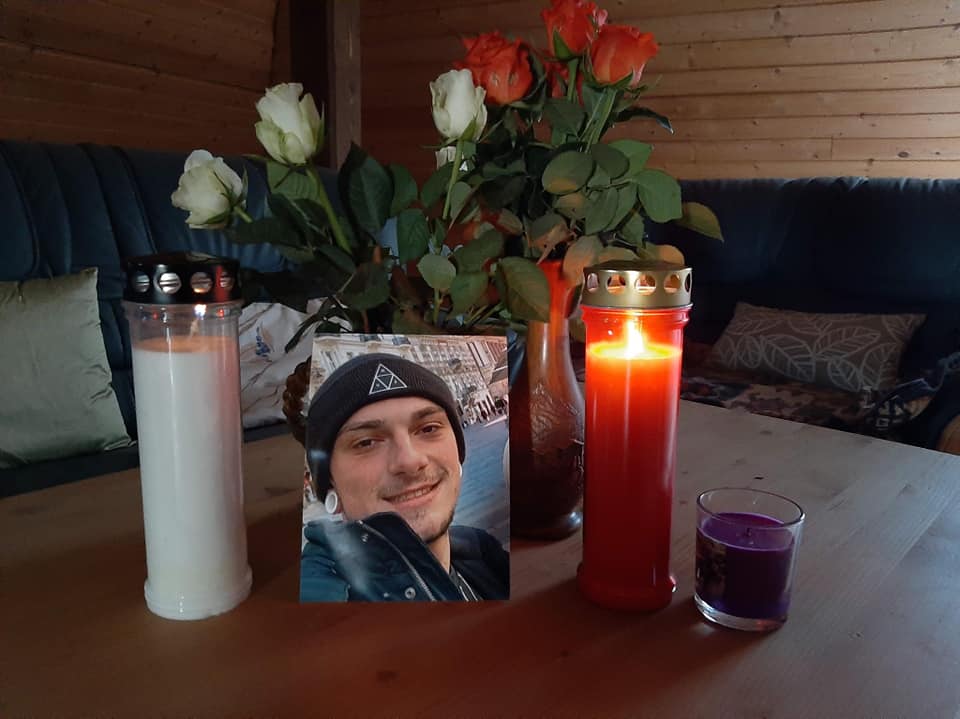 Apel umanitar. Tânăr român de 20 de ani, mort într-un accident produs în Austria. Mama băiatului are nevoie de ajutor pentru a-i repatria trupul