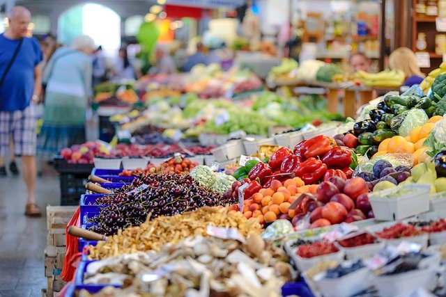 STATISTICI: Afacerile din comerț s-au majorat cu 5% în primele două luni din 2021. Care sunt principalele sectoare pe creștere