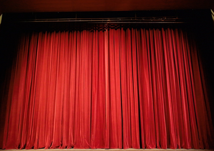 Spectacole în spații închise la Operă şi Teatrul Naţional. Ce programe-pilot pregătește Ministerul Culturii și cine are acces în sală