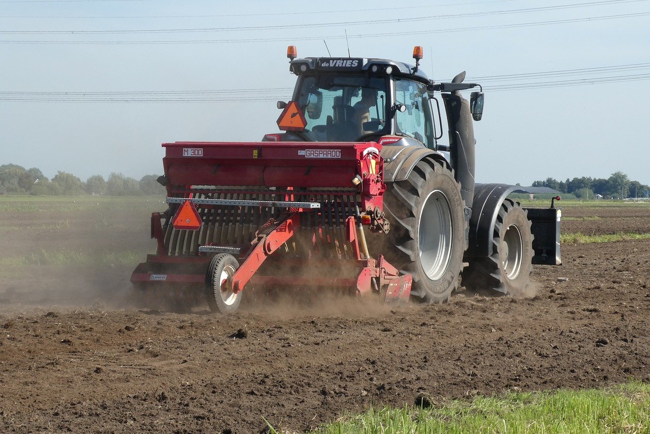 SPRIJIN: APIA plătește ajutorul de stat pentru motorina folosită în agricultură, în 2020. Peste 300 milioane lei vor ajunge la fermieri