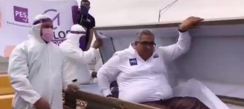 Un candidat la Congresul mexican și-a lansat o campanie electorală dintr-un sicriu