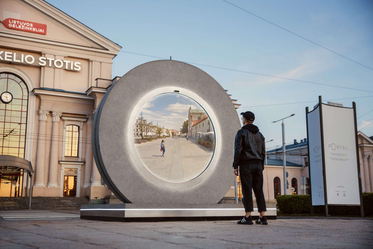 Vilnius a construit un „portal” către un alt oraș din Europa pentru a-i ține conectați pe oameni. Cum funcționează – FOTO