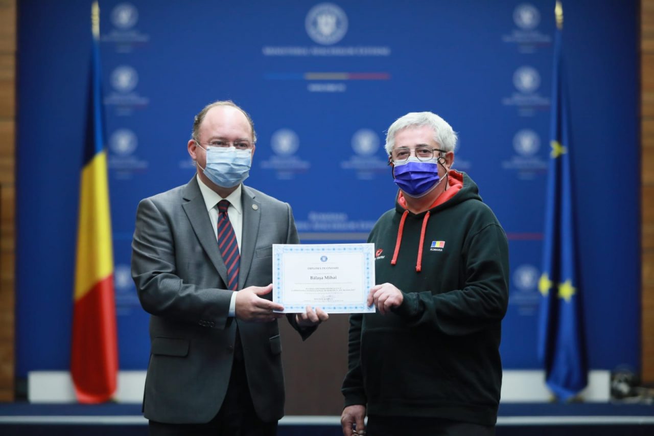 Echipa națională de robotică AutoVortex, felicitată la MAE pentru aurul obținut la Campionatul Internațional de Robotică „FTC Russia 2021”