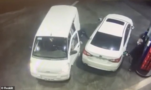 Cum a scăpat un bărbat, care își alimenta mașina, de niște presupuși hoți. Imaginile au fost surprinse în Chile – FOTO/VIDEO