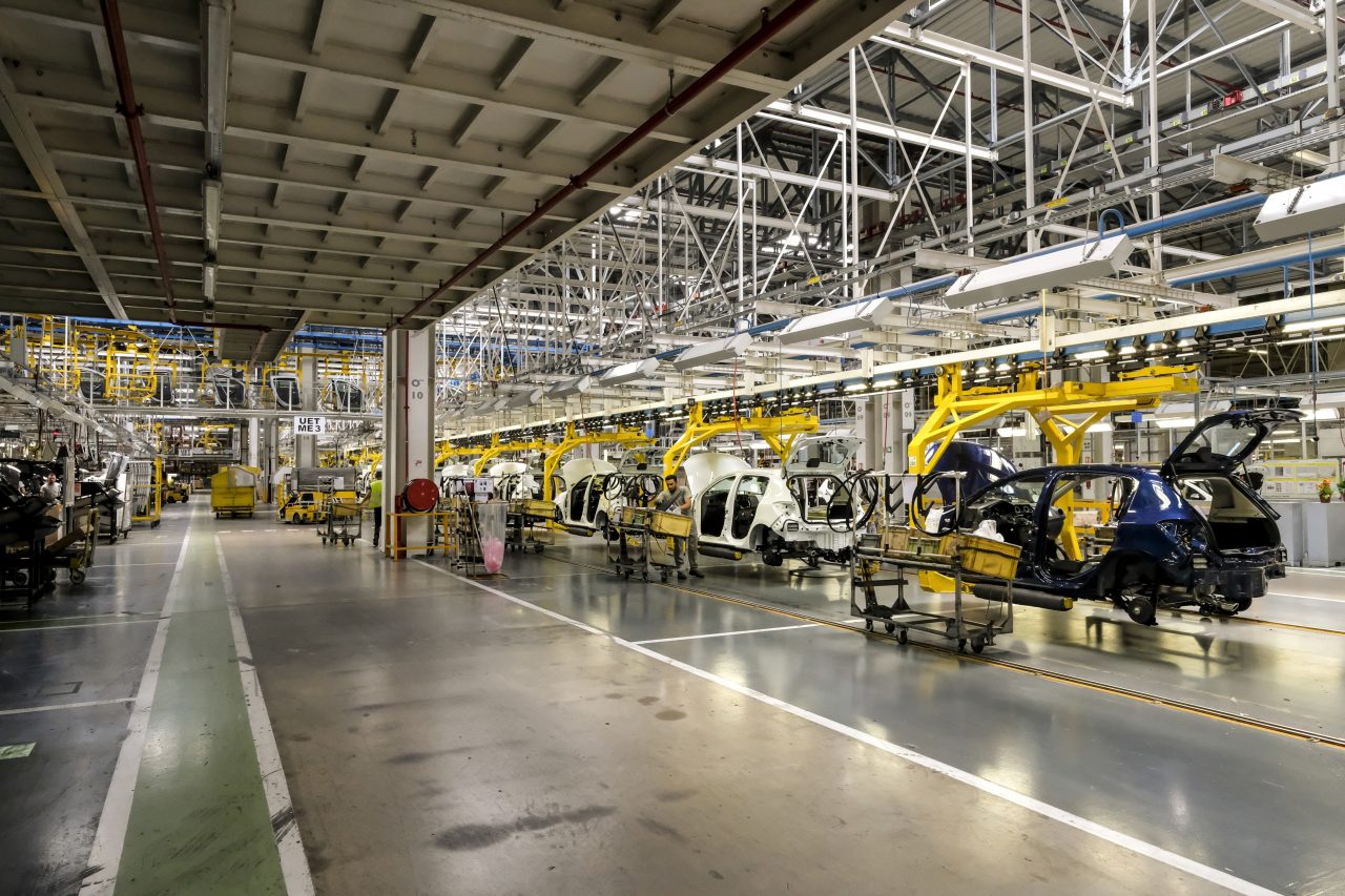 Renault-Nissan, proces cu muncitorii din India. Oamenii se tem să mai intre în fabrică din cauza pandemiei Covid-19