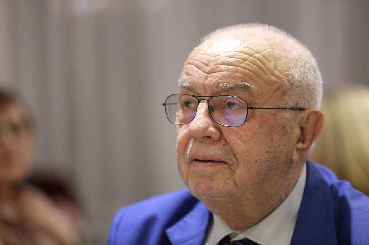 EXCLUSIV. Alexandru Arșinel încă are probleme la cinci luni de la infecția cu COVID: „Sincer, nu mă simt bine”