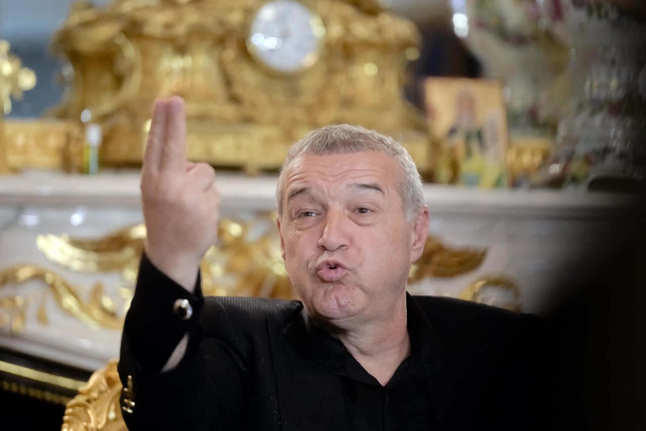 Gigi Becali, hotărât să nu se vaccineze nici dacă este amenințat cu arma: „Poate sunt eu unul din ăia pe care-l atacă genetic”