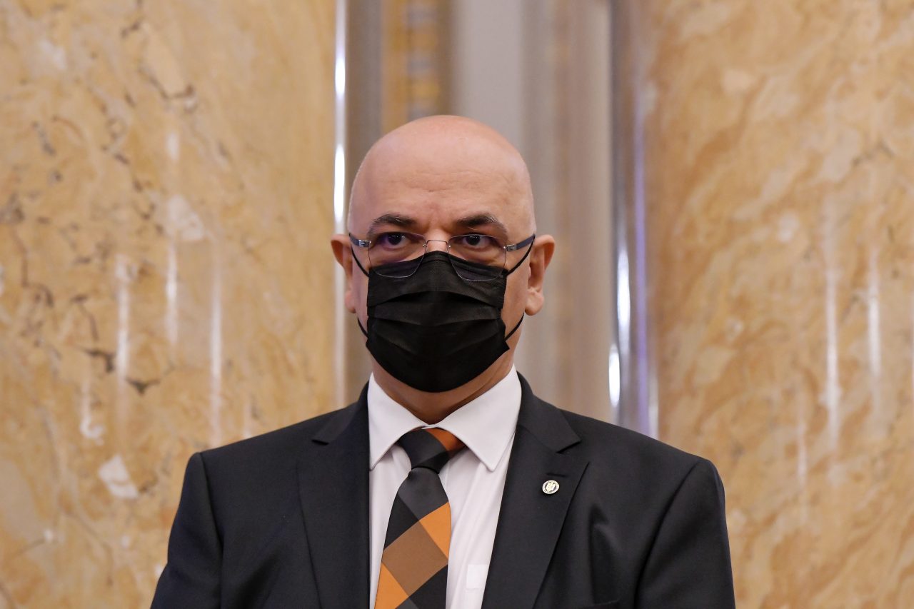 8 ȘTIRI DE LA ORA 8. Raed Arafat: Relaxarea restricţiilor va depinde de rata de vaccinare