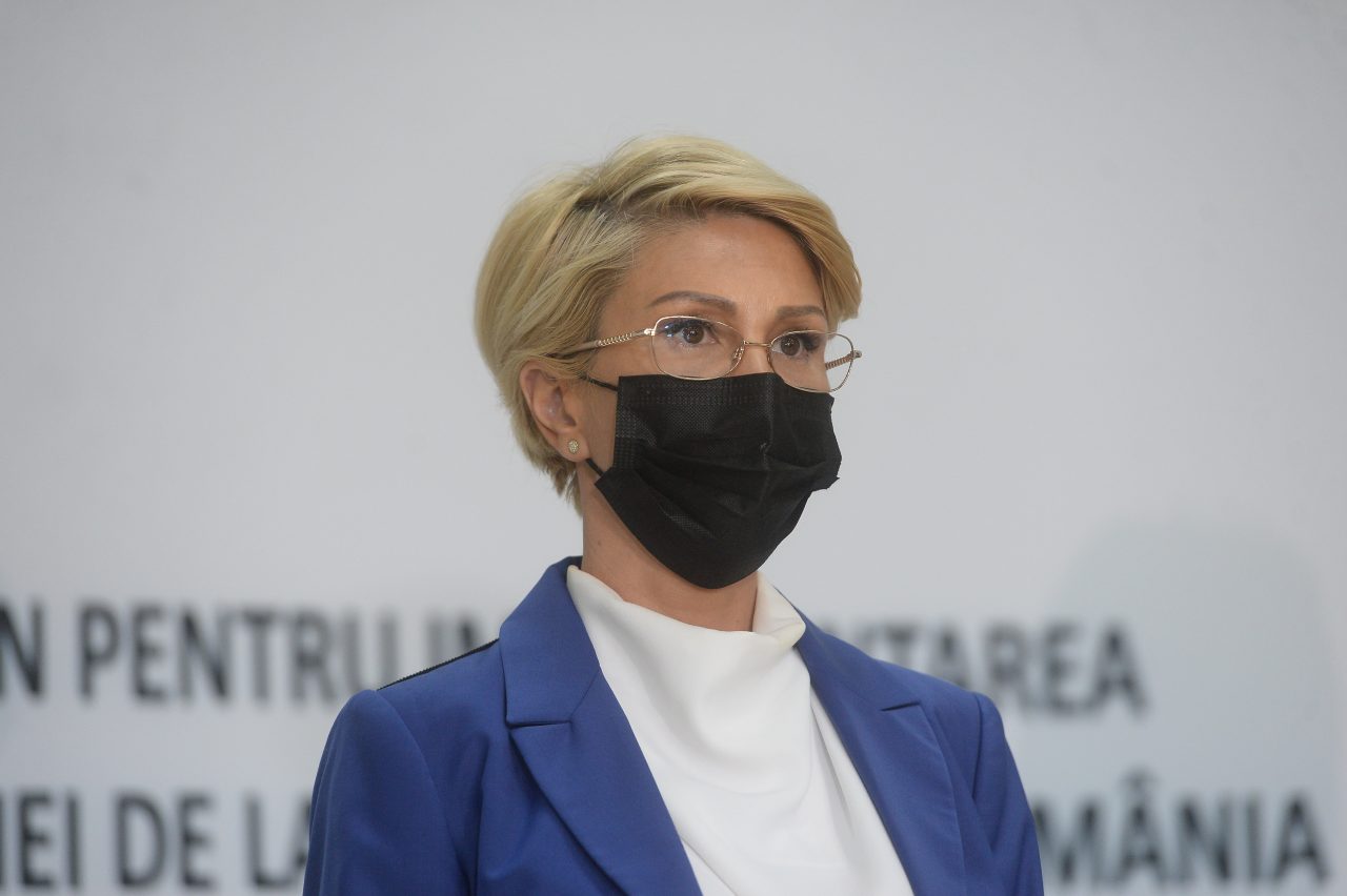 Ministrul Muncii anunță ca dorește egalizarea vârstei de pensionare la 65 de ani atât la femei cât și la bărbați.
