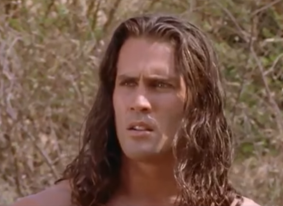 A murit Joe Lara, actorul care l-a jucat pe „Tarzan”. Avionul în care era cu soția s-a prăbușit