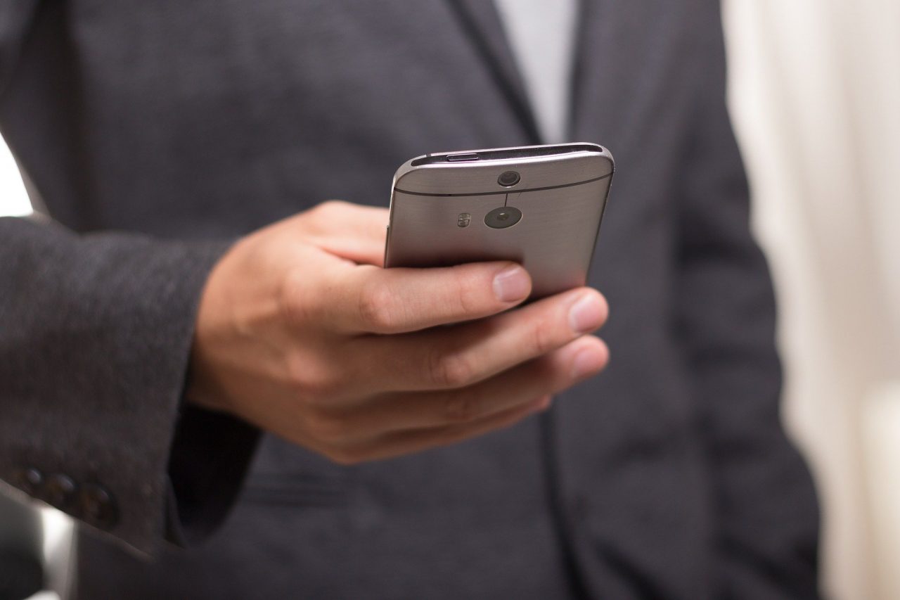 Alertă. Telefoanele mobile sunt vizate de o nouă fraudă prin SMS