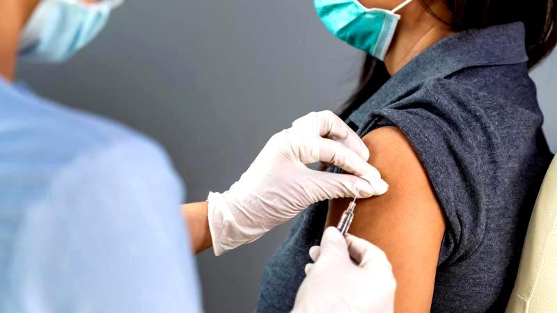 Încă o zi cu peste 100 de mii de persoane vaccinate anti-COVID
