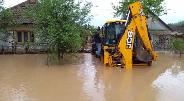 Cod roşu de inundaţii în Bihor și cod portocaliu pe râuri din alte opt județe