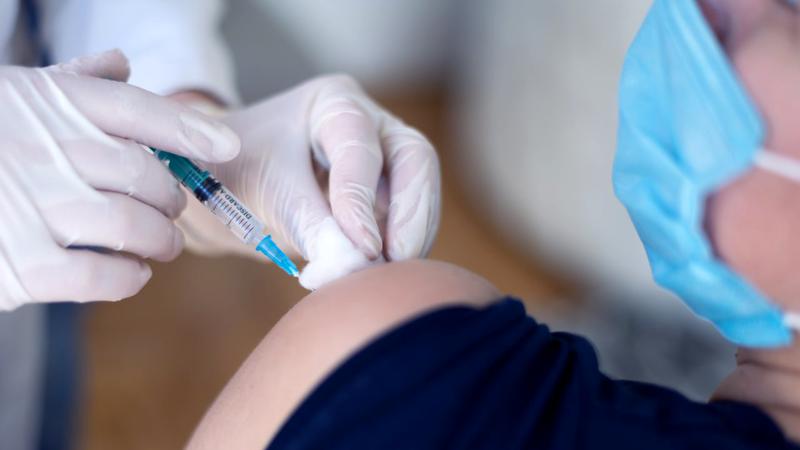 Toți angajații din Arabia Saudita trebuie să fie vaccinați anti-Covid pentru a putea merge la muncă