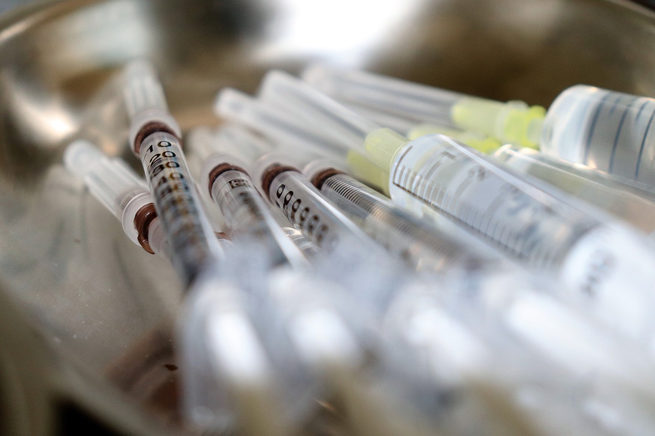 Parlamentul a votat ca românii vaccinați să nu beneficieze de o zi liberă