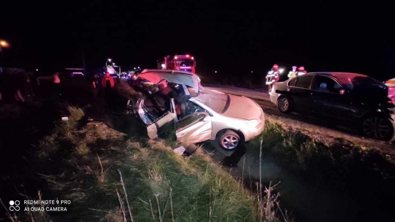 Accident cumplit în seara de Paște. Un bărbat a murit și alte două persoane au fost grav rănite – FOTO