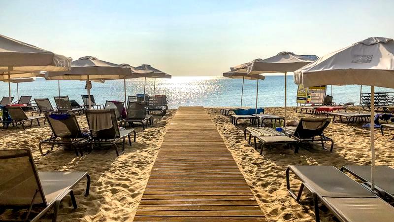 Noi restricţii pentru turiştii din Bulgaria, cu excepția copiilor de până la 12 ani. Ce trebuie să știe românii